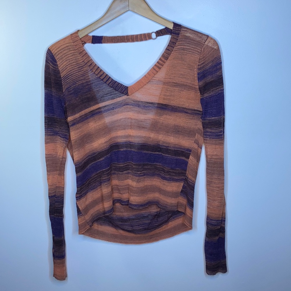 Gorgeous sunset open back BCBG long sleeve top